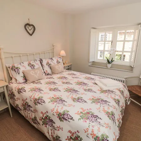 Holiday home Ivy Cottage, *